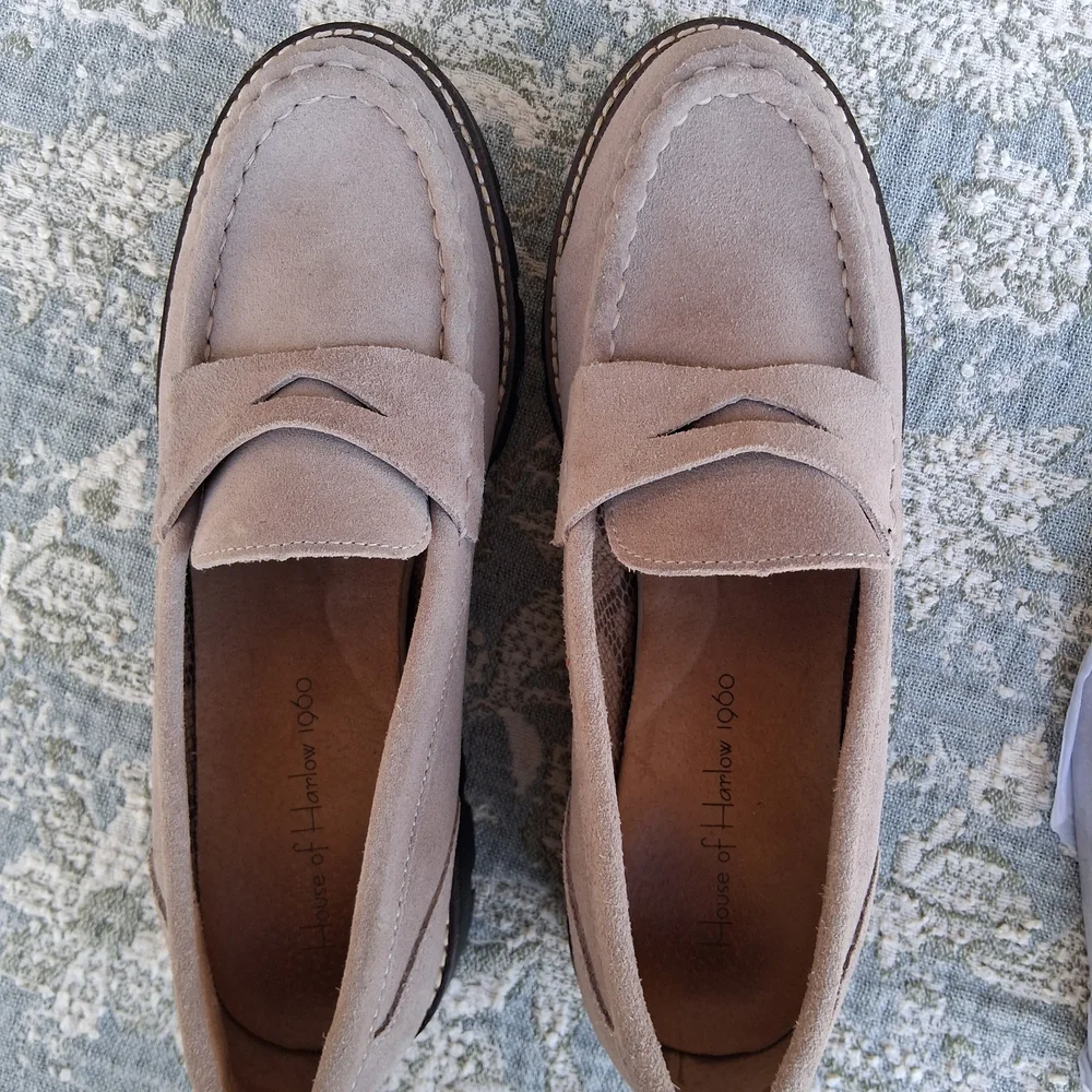 House of Harlow 1960 light taupe suede penny loafers chunky heel 9 Ckassic Chic - Picture 8 of 13